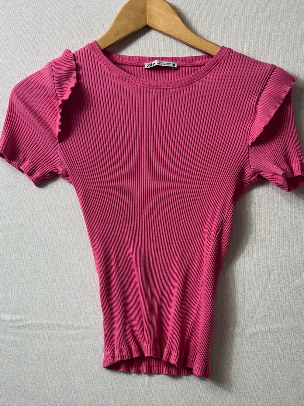 Zara Hot Pink Ribbed Ruffle Sleeve Top Size M - Picture 2 of 8